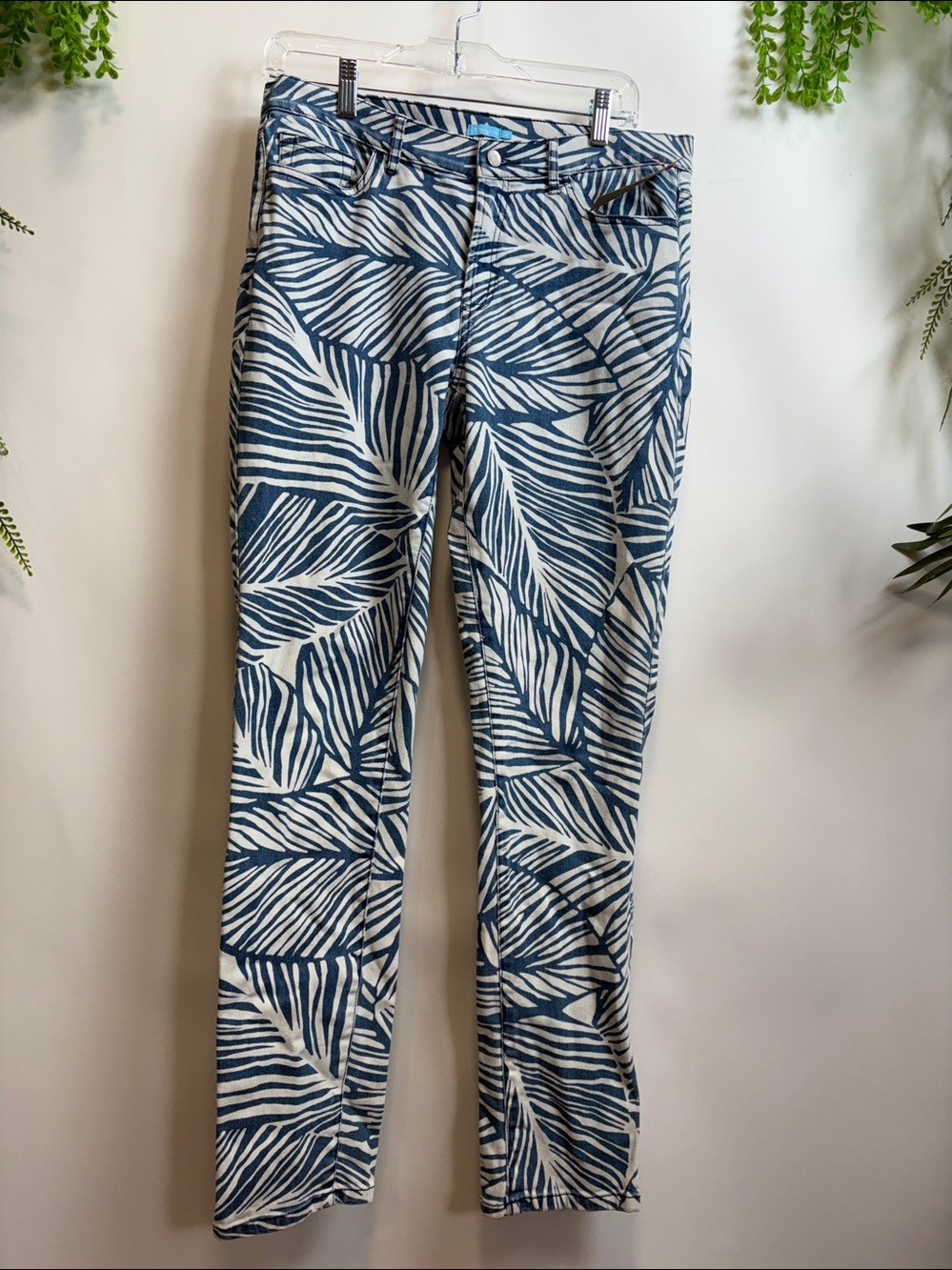 J. McLaughlin Blue and White Tropical Straight Leg Pants